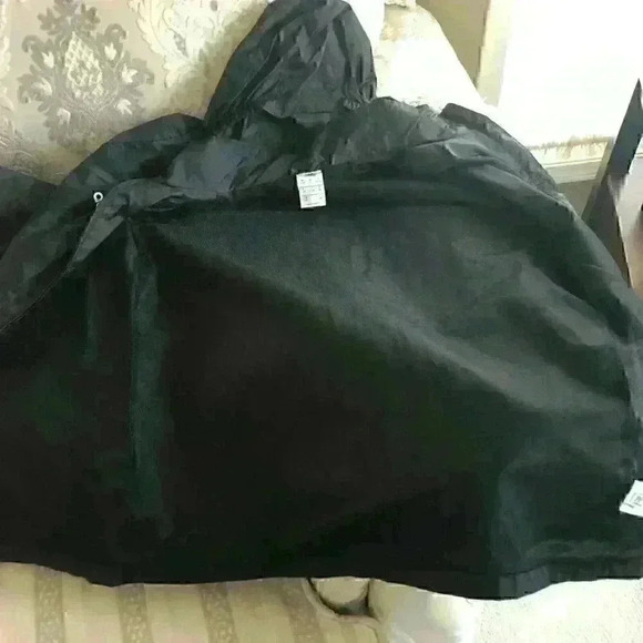 Adidas Zip Up Hooded  Mesh Lined Windbreaker Running Jacket EUC - Picture 4 of 13